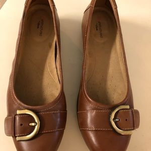Size 7 medium Women’s shoes- Clark’s